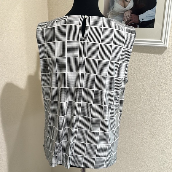 Calvin Klein sleeveless blouse - Picture 3 of 5